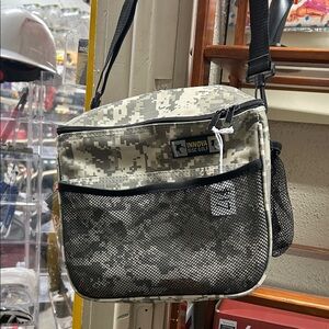 Innova Disc Golf Camo Shoulder Bag | Crossbody Disc Carrier